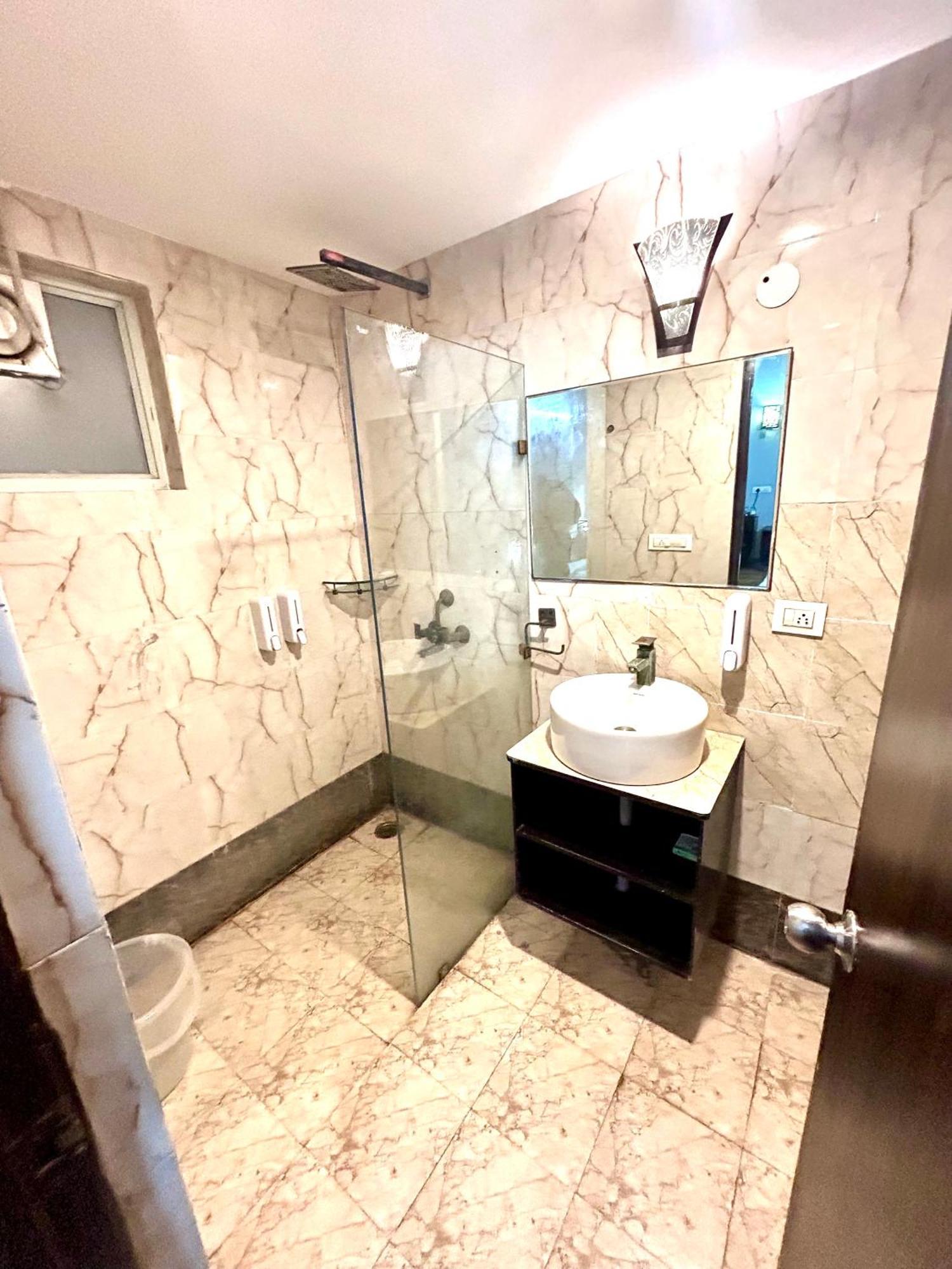 فندق Anandan Citrine Vrindāvan المظهر الخارجي الصورة